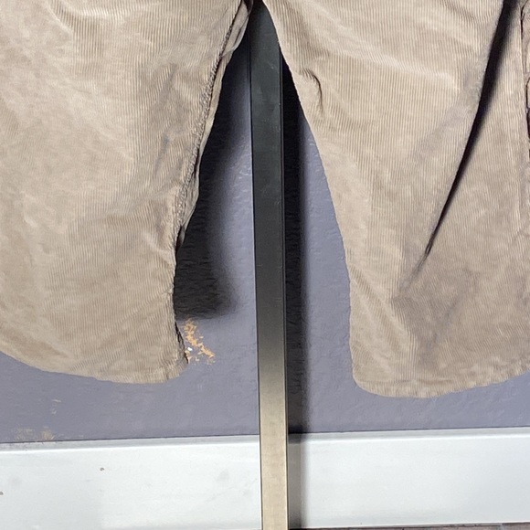 ALLSAINTS - long shorts: tan corduroy w pockets, belt hoops, button close - 32 - Picture 4 of 16